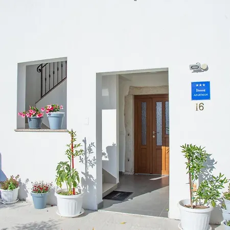 App Roko 3 Apartment *